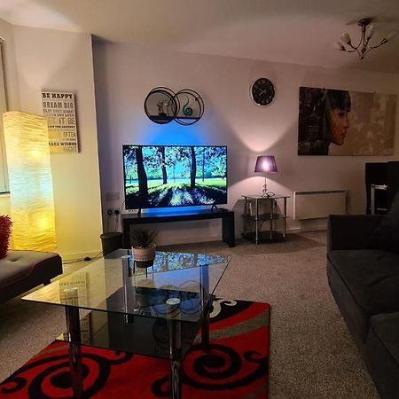 Luxury 2 Bed Apt With Free Wi-Fi & Parking Manchester Exterior foto