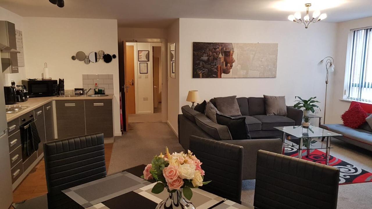 Luxury 2 Bed Apt With Free Wi-Fi & Parking Manchester Exterior foto