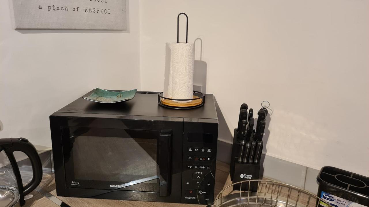 Luxury 2 Bed Apt With Free Wi-Fi & Parking Manchester Exterior foto